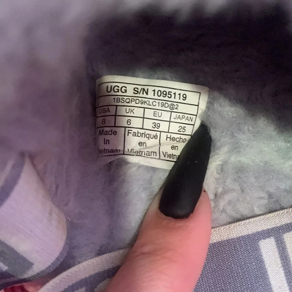 UGG Fluff Yeah Slippers  - Picture 5 of 5